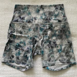 Align high rise shorts